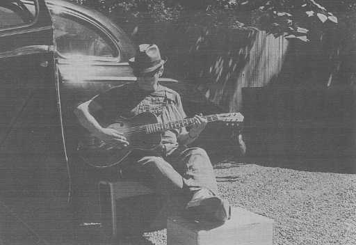 Old Car & Guiter / Roy Cunningham