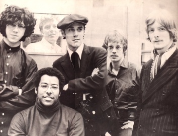 The Glitterhouse 1968 / Bob Crewe